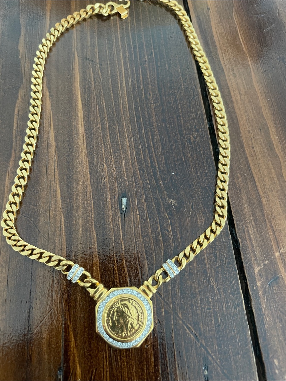Vtg Chameau Et
Chameau Francaise
Coin Replica Crystal
Curb Necklace